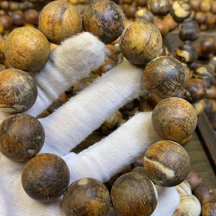 贡木手串/手链2.0绿油龙鳞小夹白