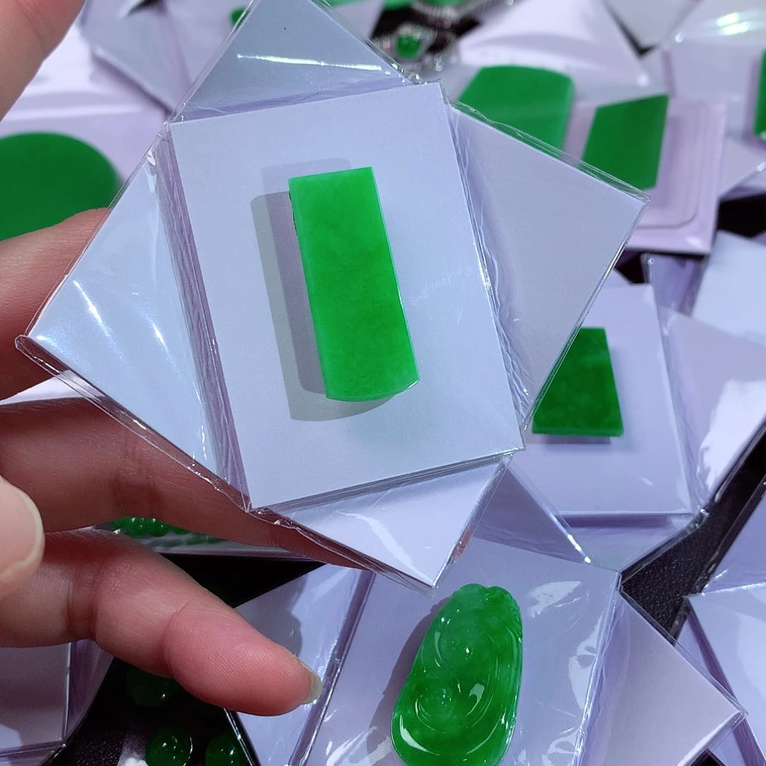 吊坠(赠链)未镶嵌翡翠天然翡翠