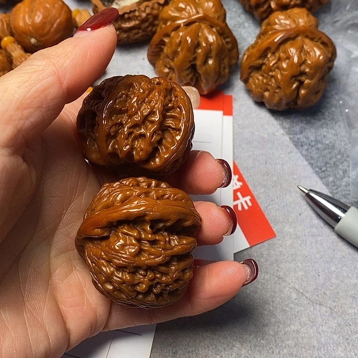 保***宝文玩核桃吊坠白狮子