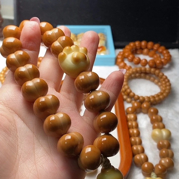 3***）吊坠猴头核桃猴头