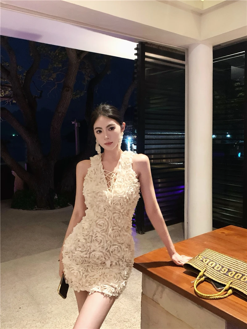 法式重工立体玫瑰花朵连衣裙女夏季轻奢高级感修身礼服裙包臀短裙