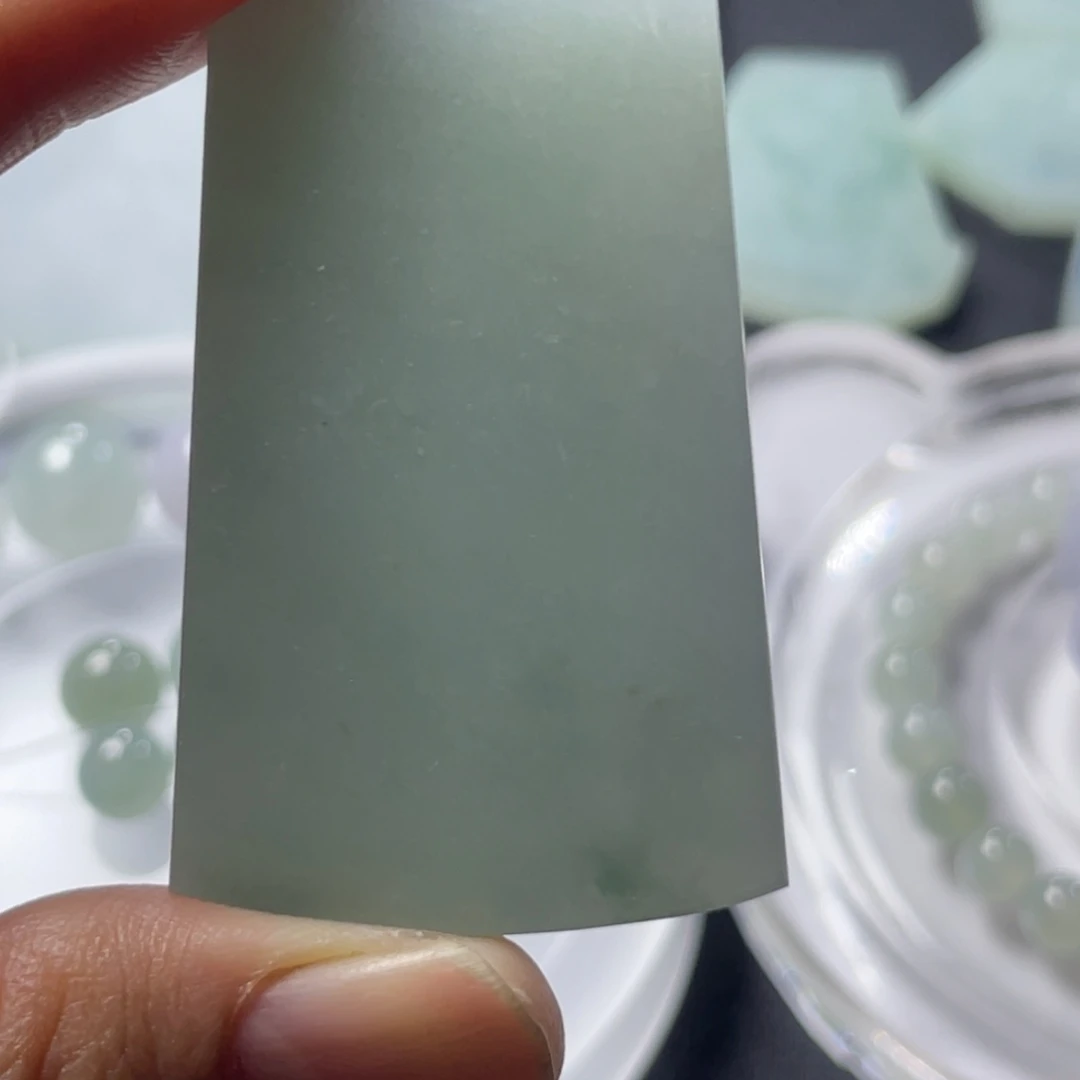 定制翡翠未镶嵌粿石定制