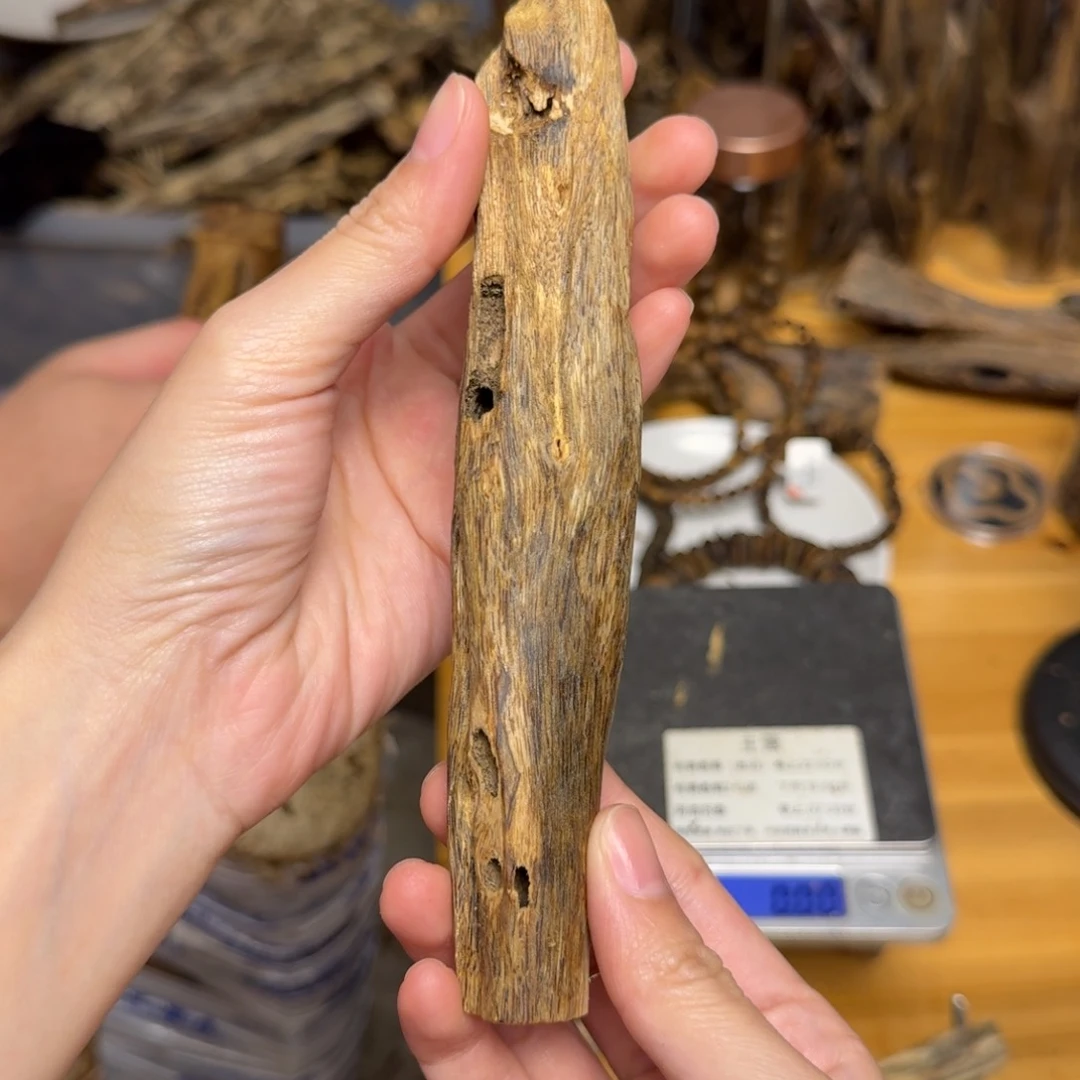 沉香碎屑沉香白棋块料31克