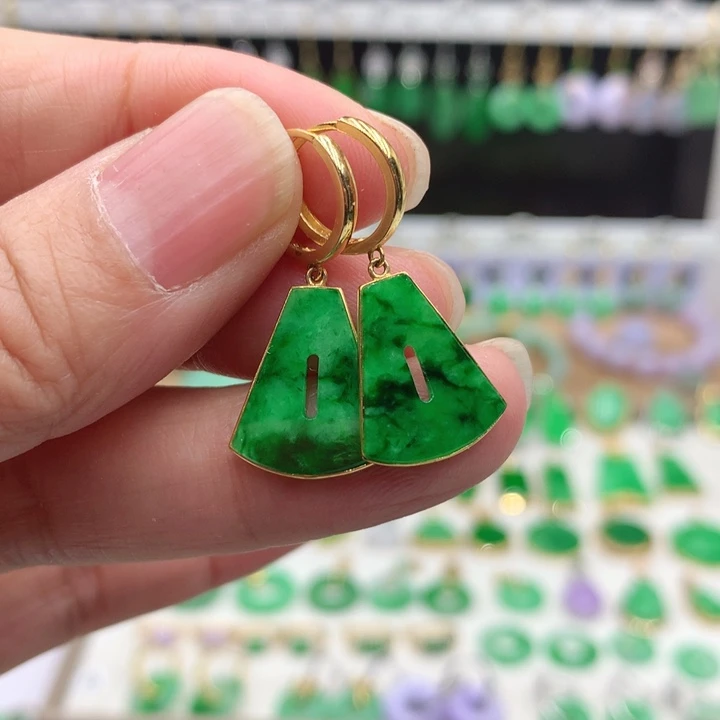 翡翠18K金镶嵌耳饰