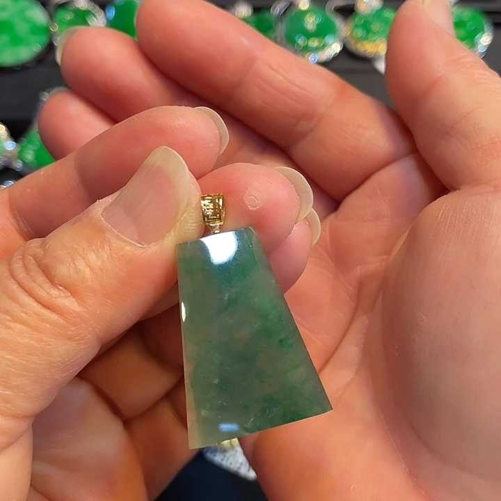 翡翠18K金镶嵌吊坠(不含链)天然缅甸翡翠A货