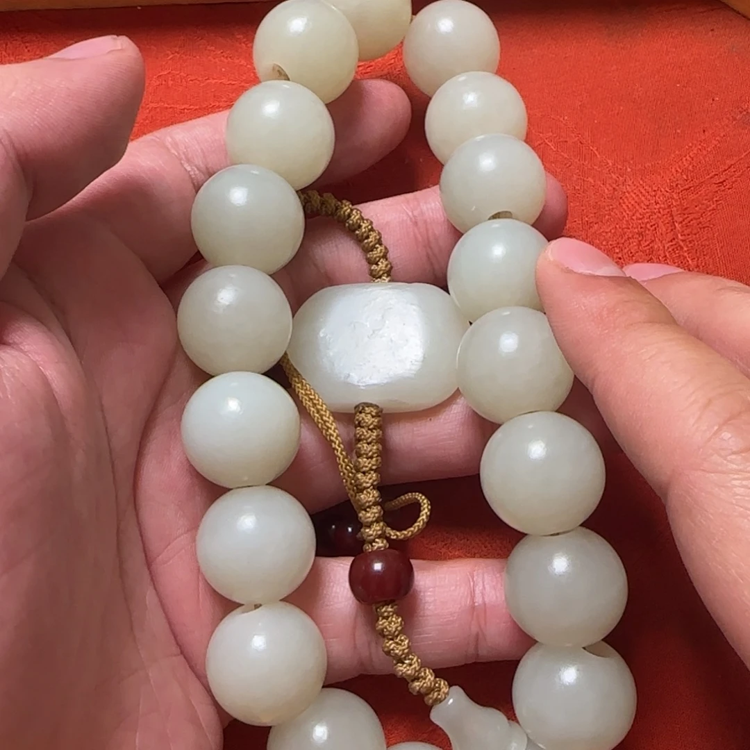 自***8和田玉未镶嵌挂件