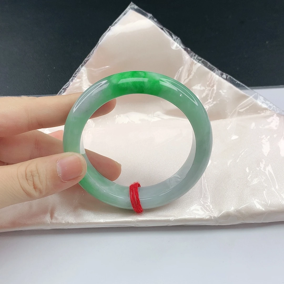 翡翠手镯未镶嵌翡翠667