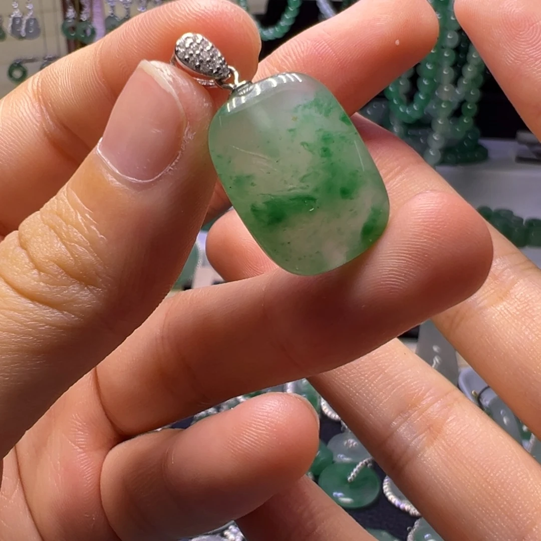 石英质玉未镶嵌颈饰