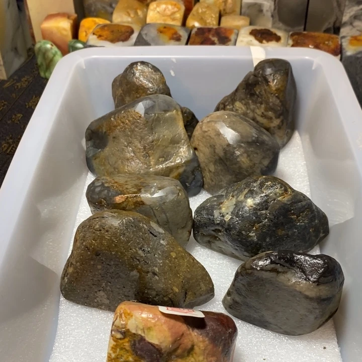 昌化鸡血石印章石