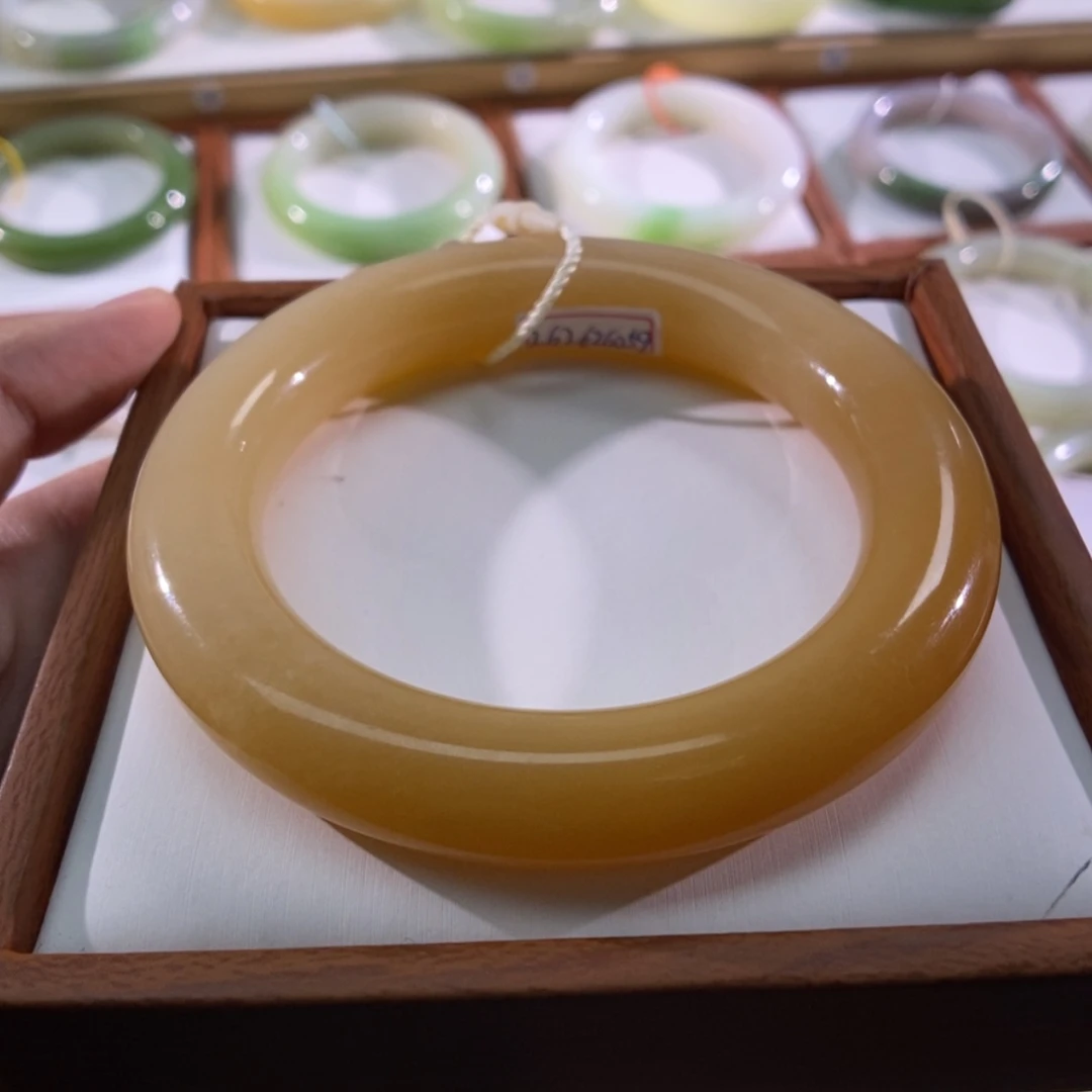 【闪购商品】未镶嵌手镯和田玉（糖玉）