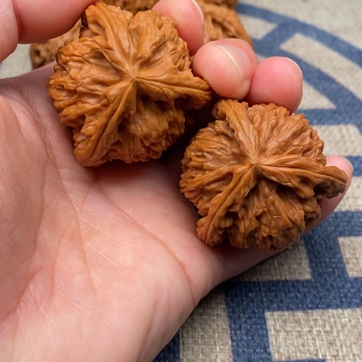 吊坠文玩核桃丁****）三棱