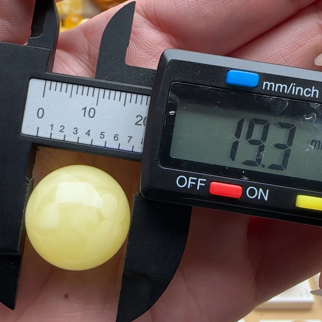 蜜蜡未镶嵌裸石浓蜡飘花珠子