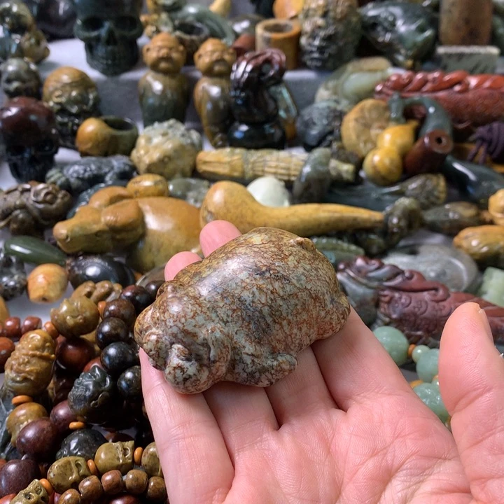 未镶嵌岫岩河磨玉（透闪石质玉）笔搁