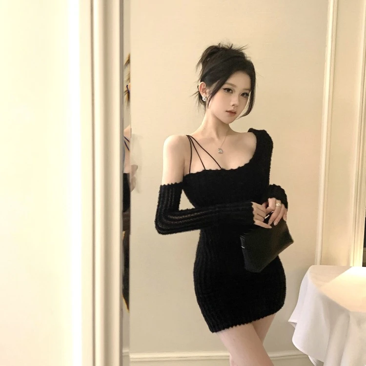 秋季新款辣妹露肩长袖连衣裙显瘦短款气质百搭包臀性感小黑裙