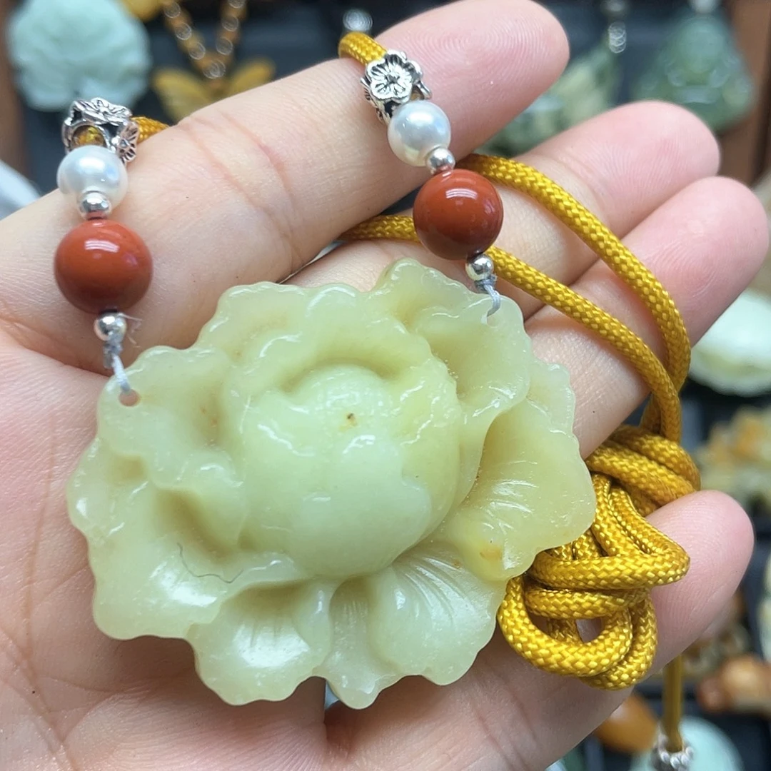 未镶嵌蛇纹石玉颈饰