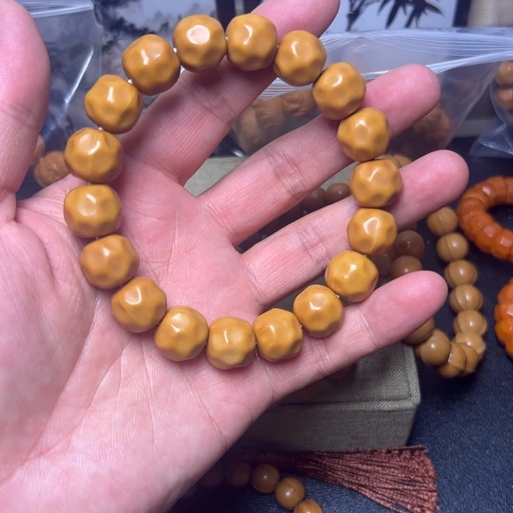 猴头核桃手串大奶酪