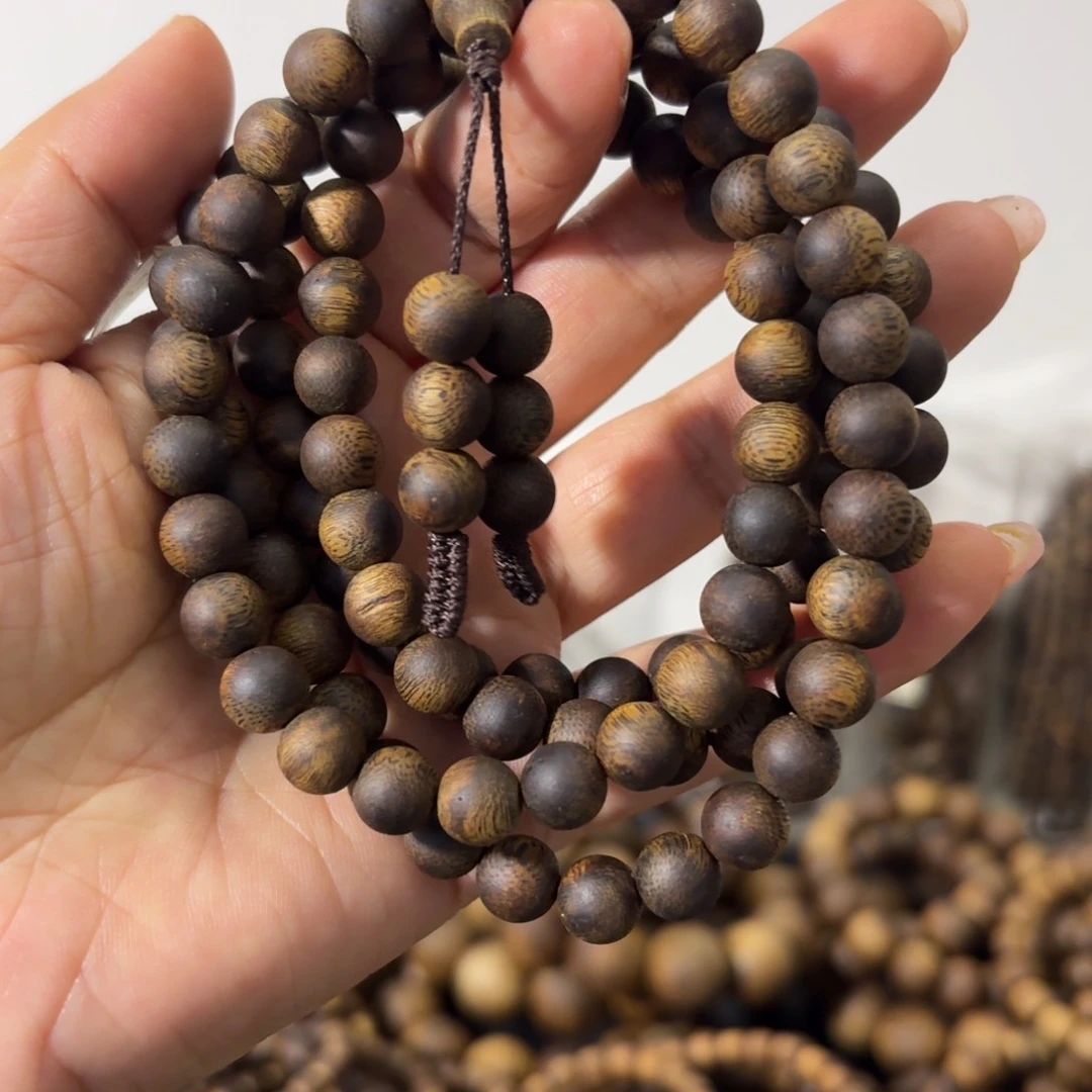 手串沉香江*奇楠蓝宝石卡 8/30 克手串