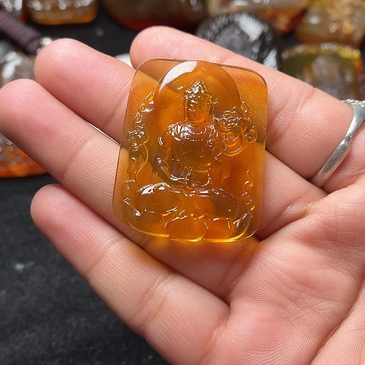 琥珀未镶嵌颈饰181