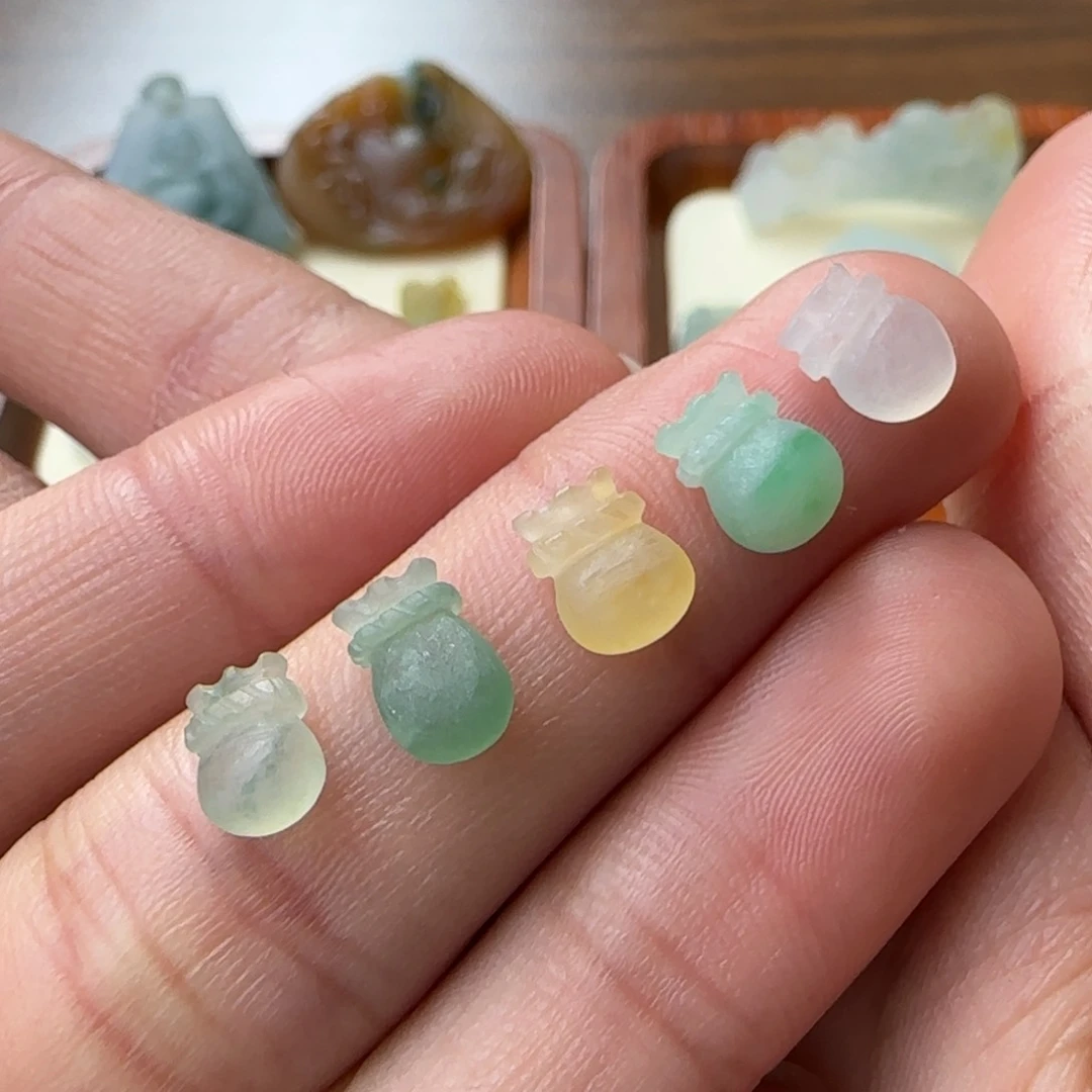 定制翡翠未镶嵌钱袋