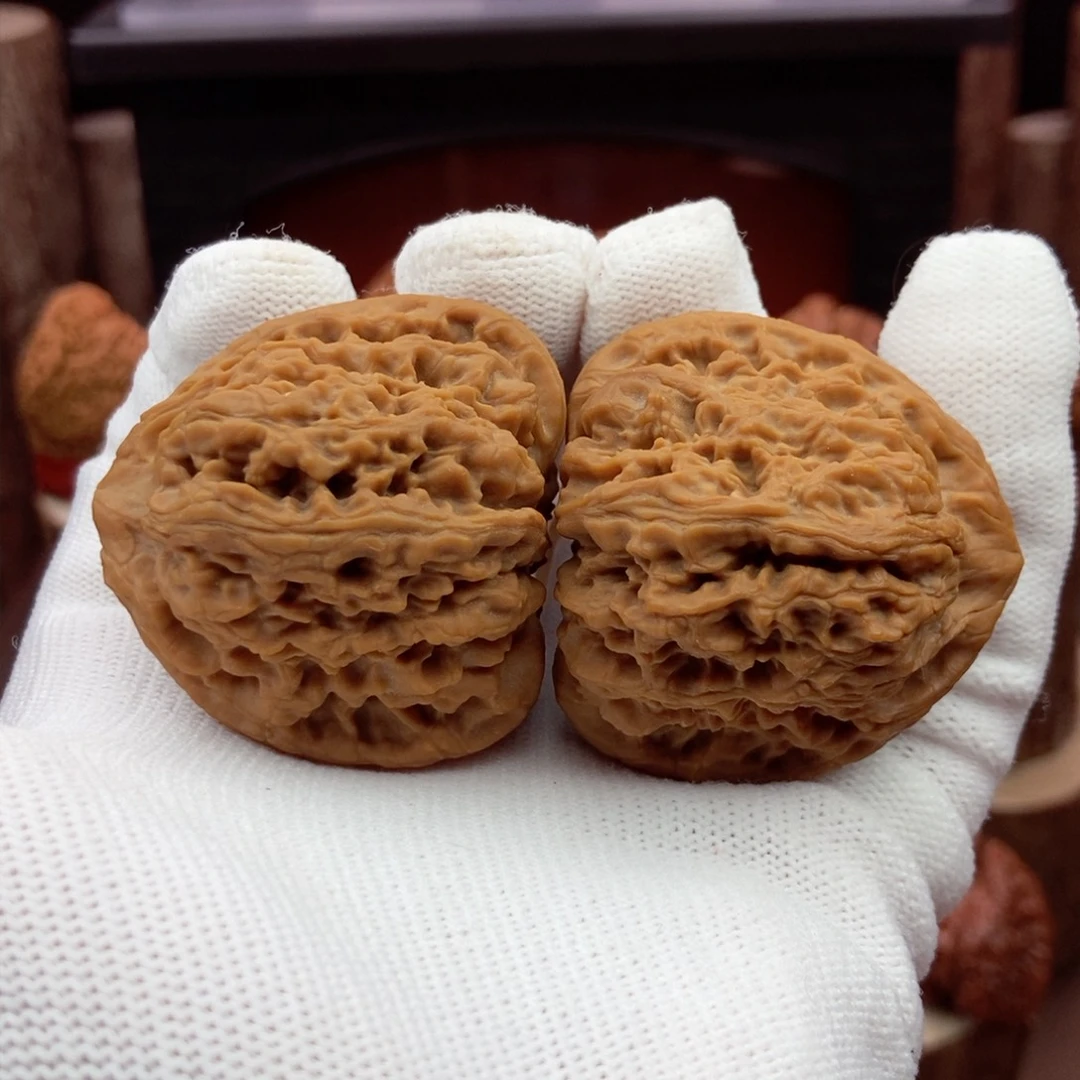 文玩核桃吊坠大三角42.5.40.5.41.5.46克单不差