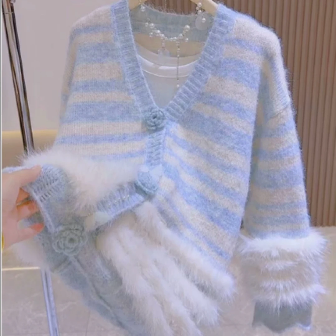 128cq花朵V领极简风车条纹冬季针织开衫女秋冬慵懒上衣慵懒风女款