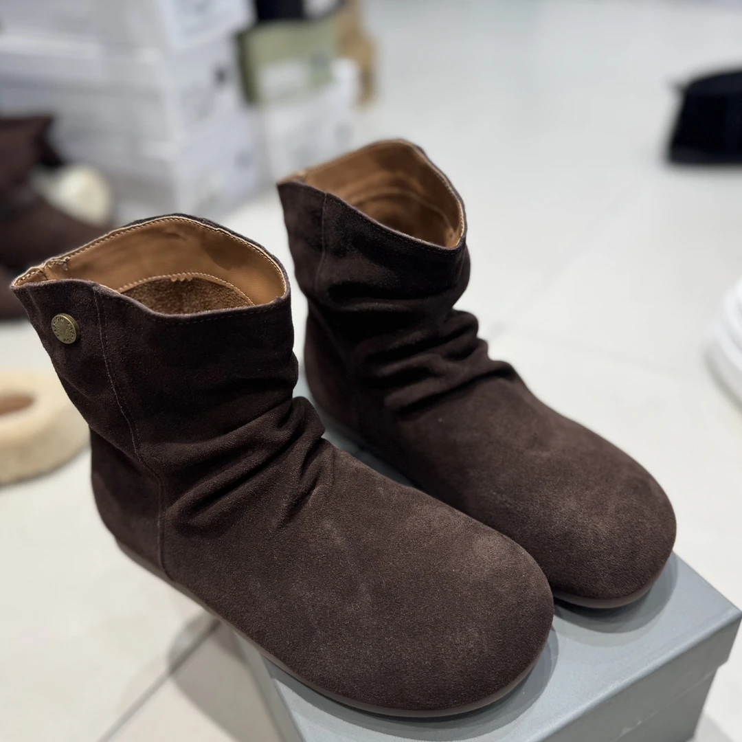 耐磨圆头常规款修面皮缝制马丁靴时尚女鞋单靴时装靴