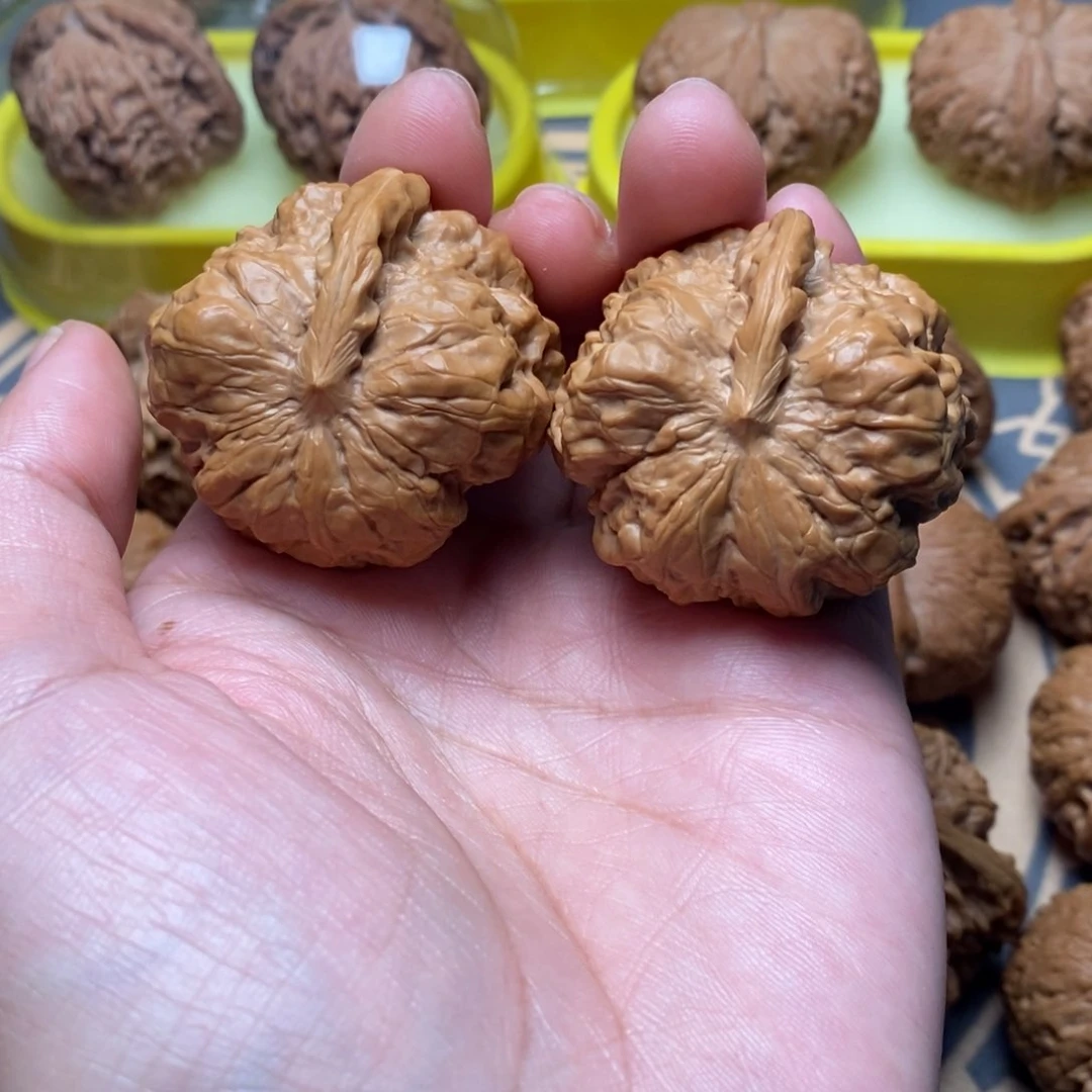 文玩核桃吊坠富***咪一帆风顺