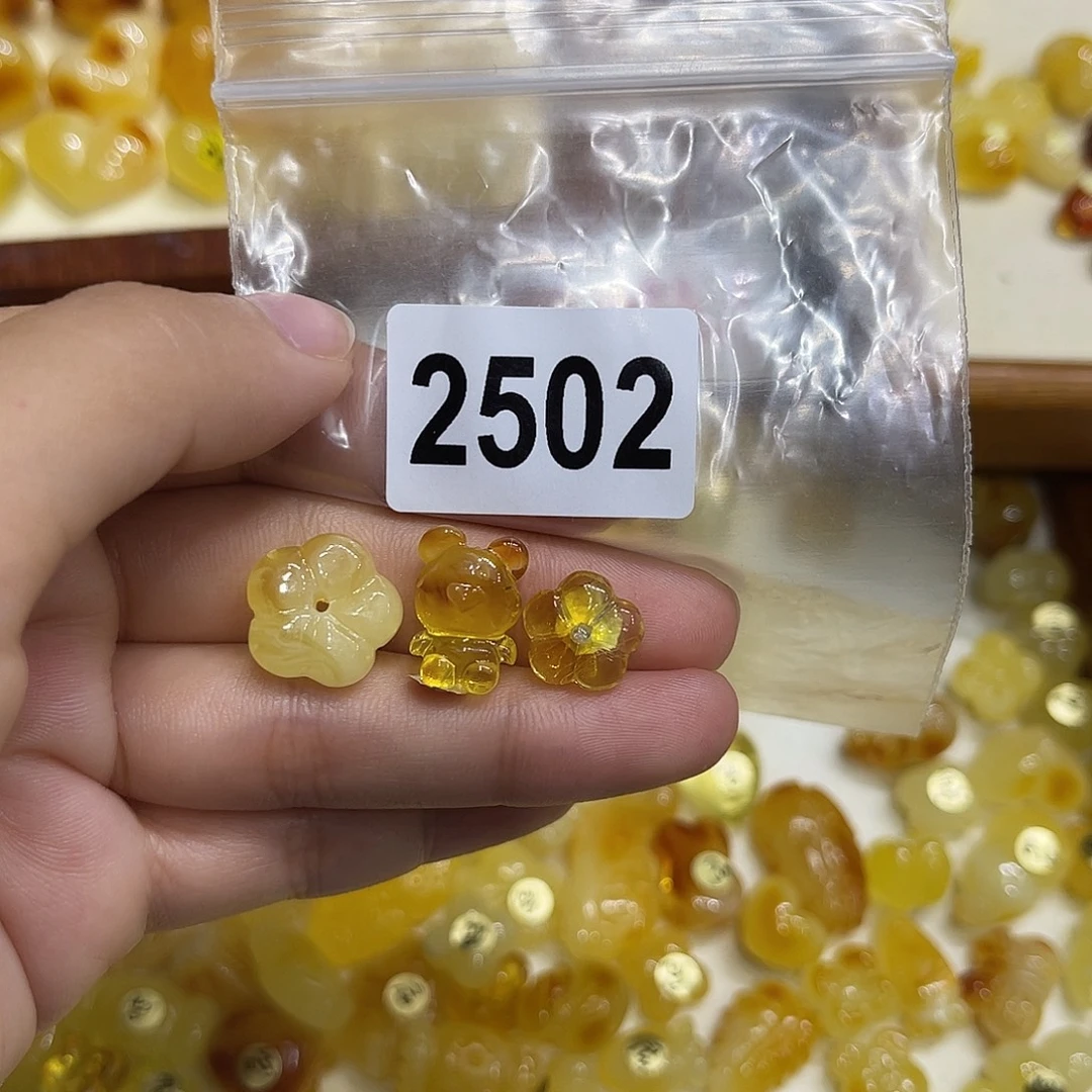 小***皓琥珀未镶嵌珠宝奇石