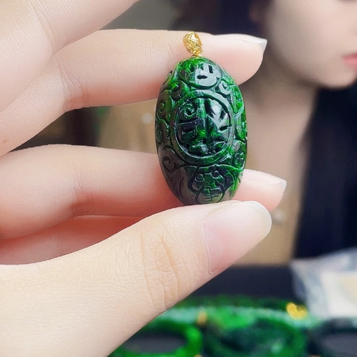 翡翠18K金镶嵌颈饰多样性