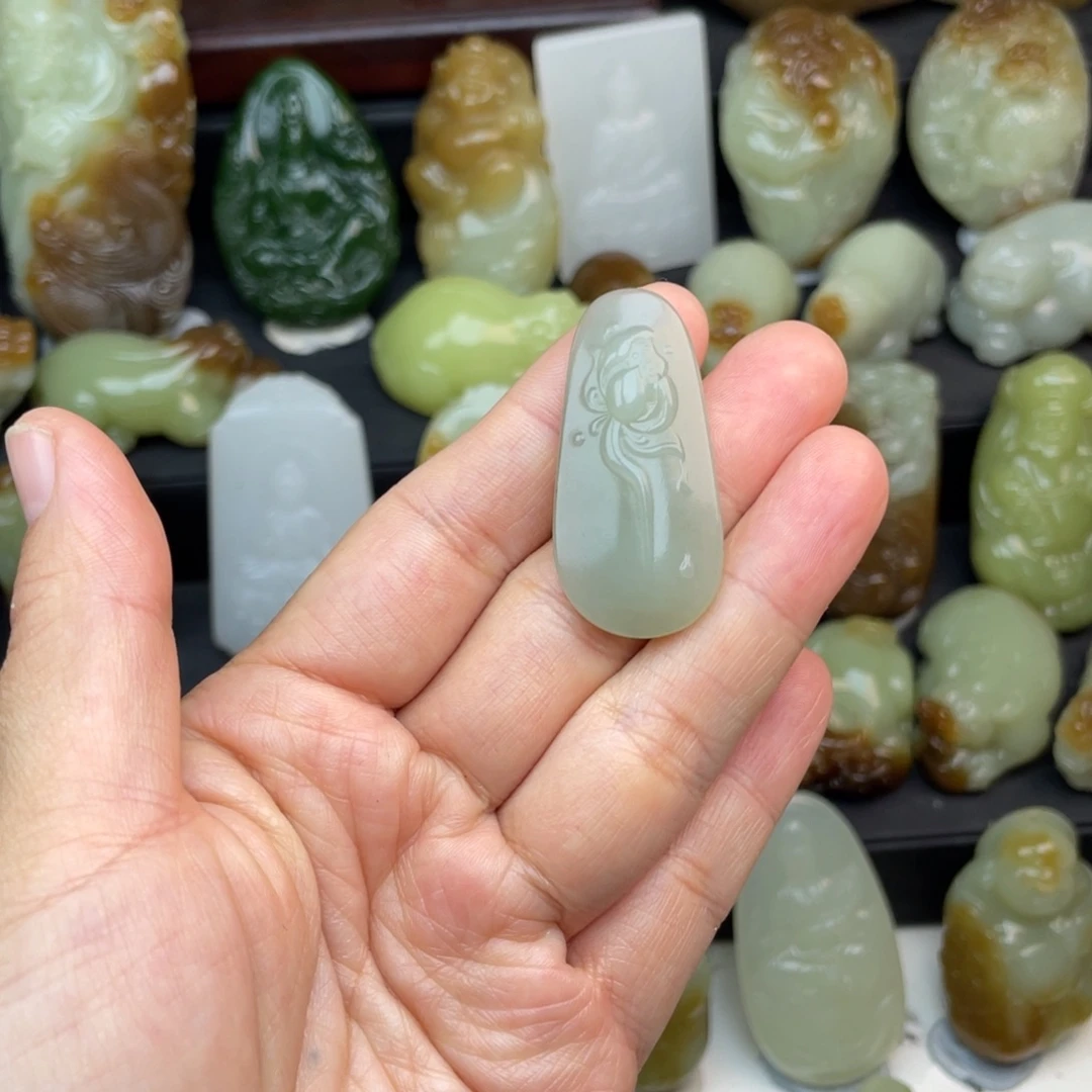 和田玉未镶嵌颈饰