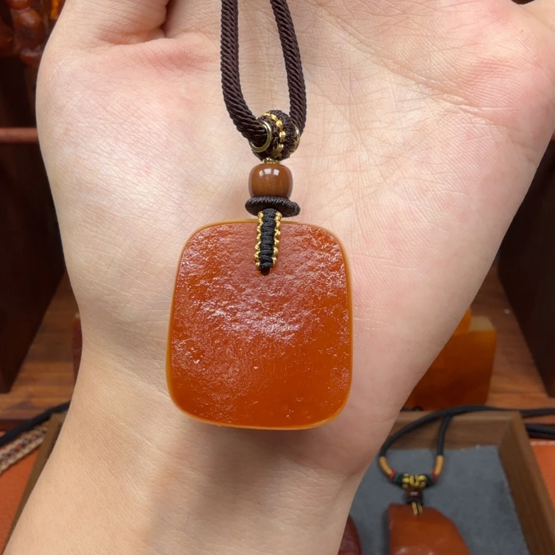 蜜蜡未镶嵌吊坠(赠链)