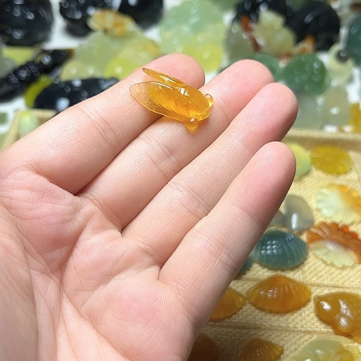 未镶嵌蛇纹石玉颈饰