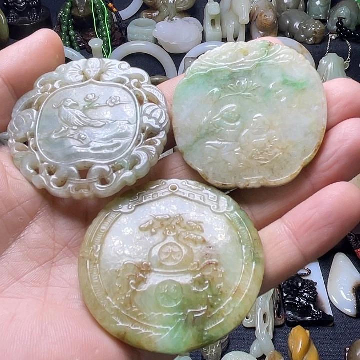 西***）和田玉（糖玉）未镶嵌颈饰