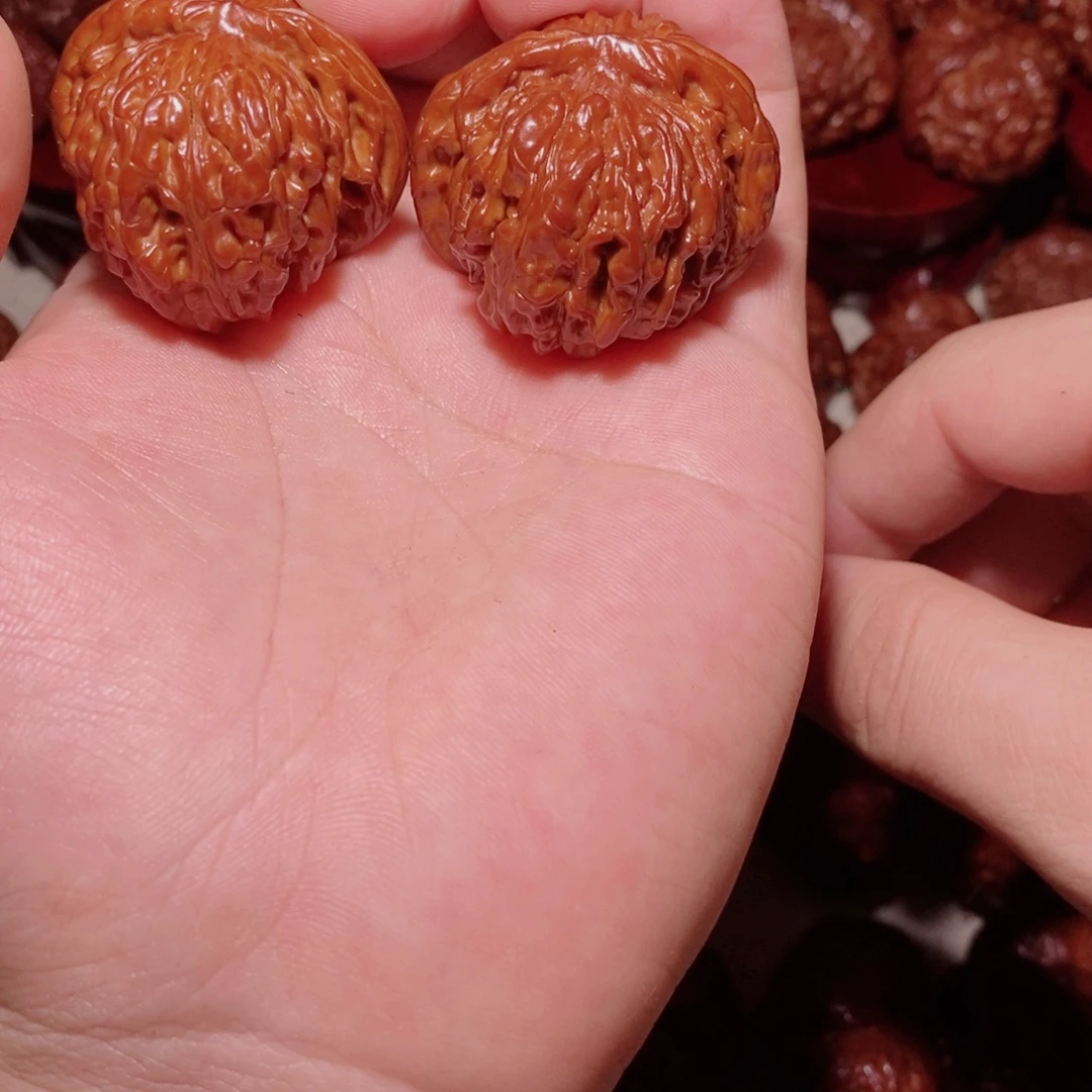 小***饭桃核吊坠四座楼四座楼