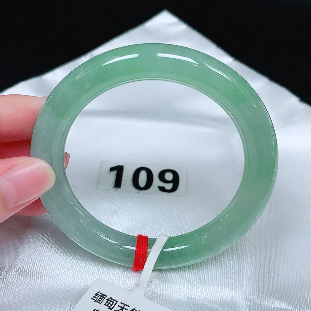 翡翠未镶嵌手镯（圆镯）