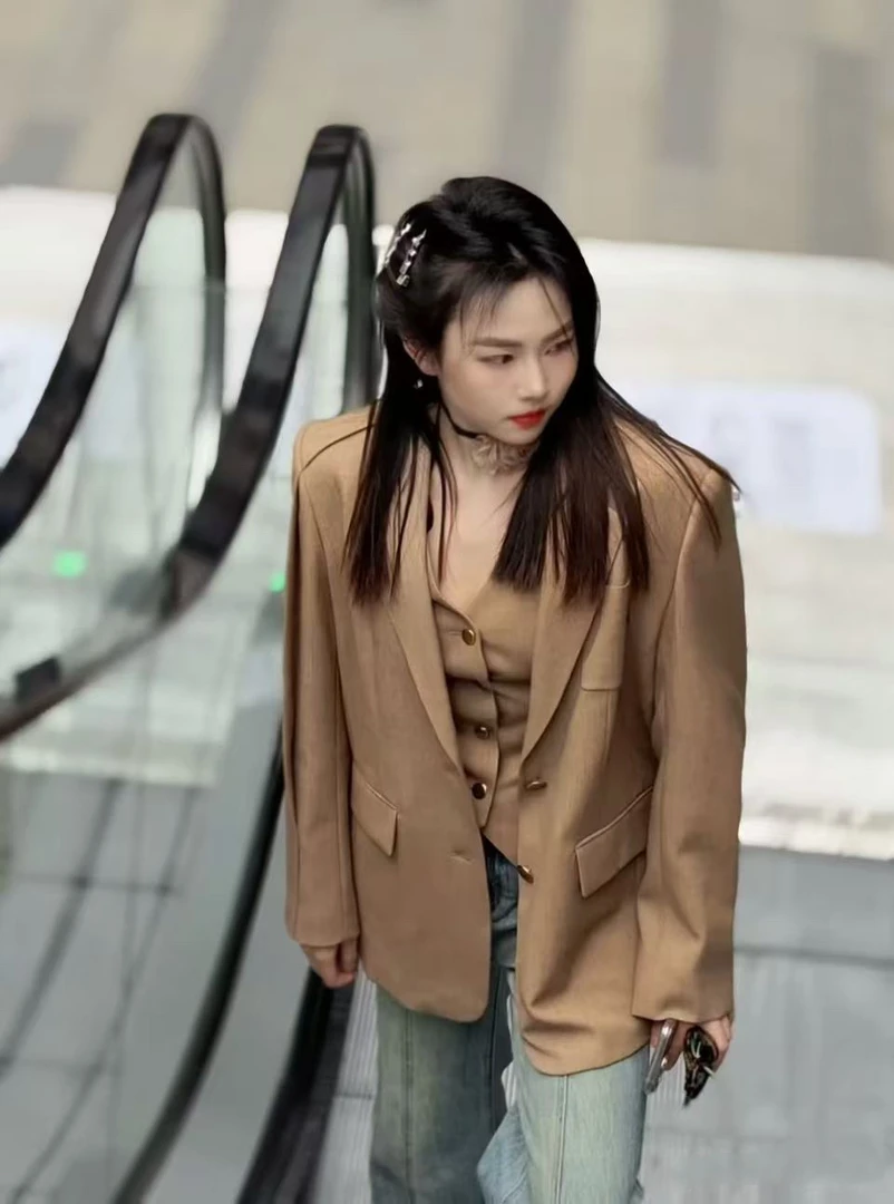 【卢昱晓同款】2025春季新品摩登西装外套+马甲半裙【四件套】