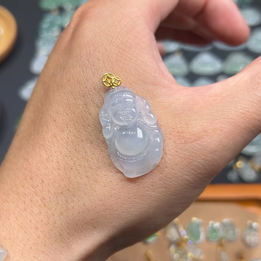 翡翠18K金镶嵌颈饰财神