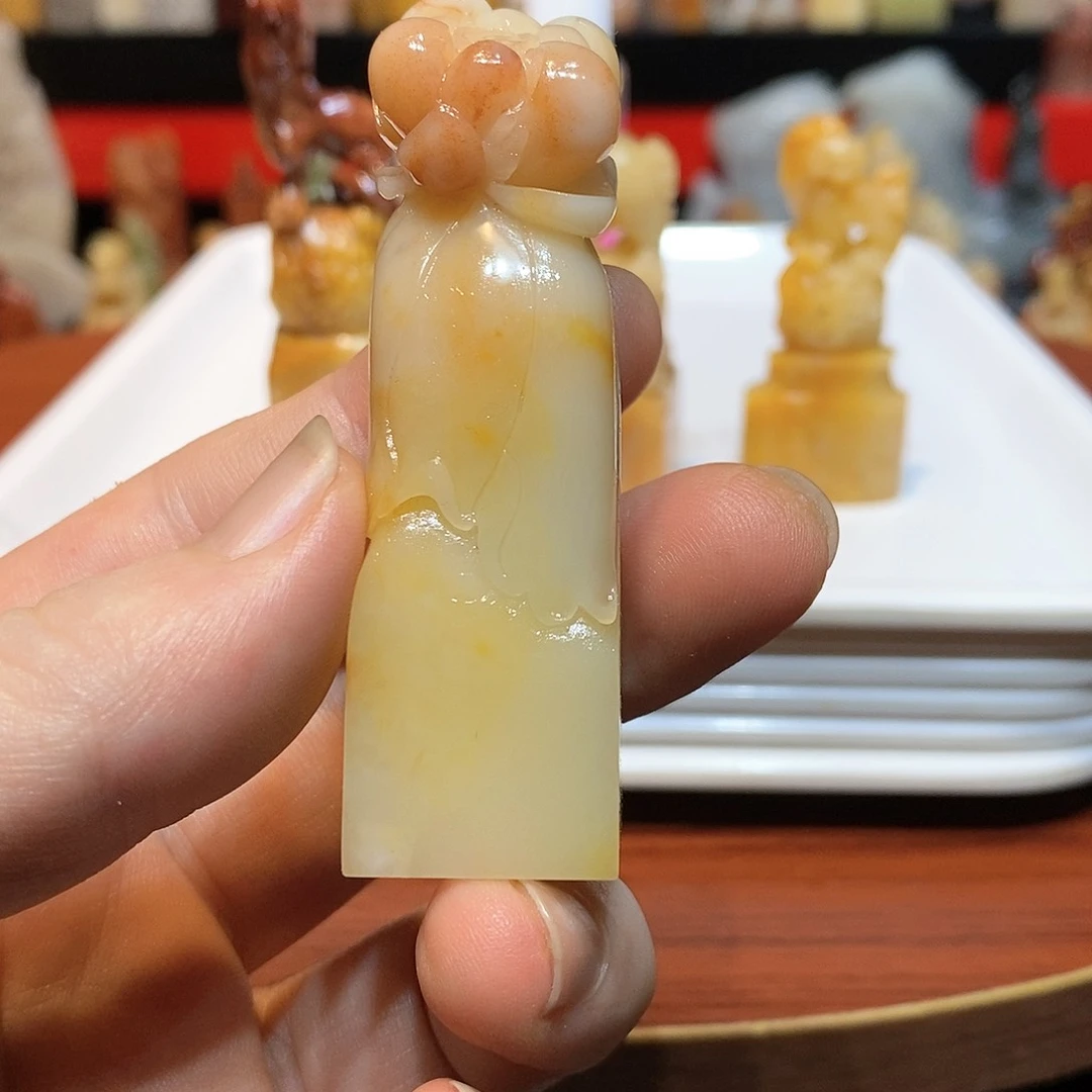 石材静*寿山老性芙蓉石印章
