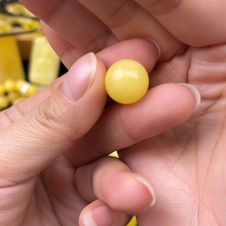 琥珀未镶嵌颈饰琥珀