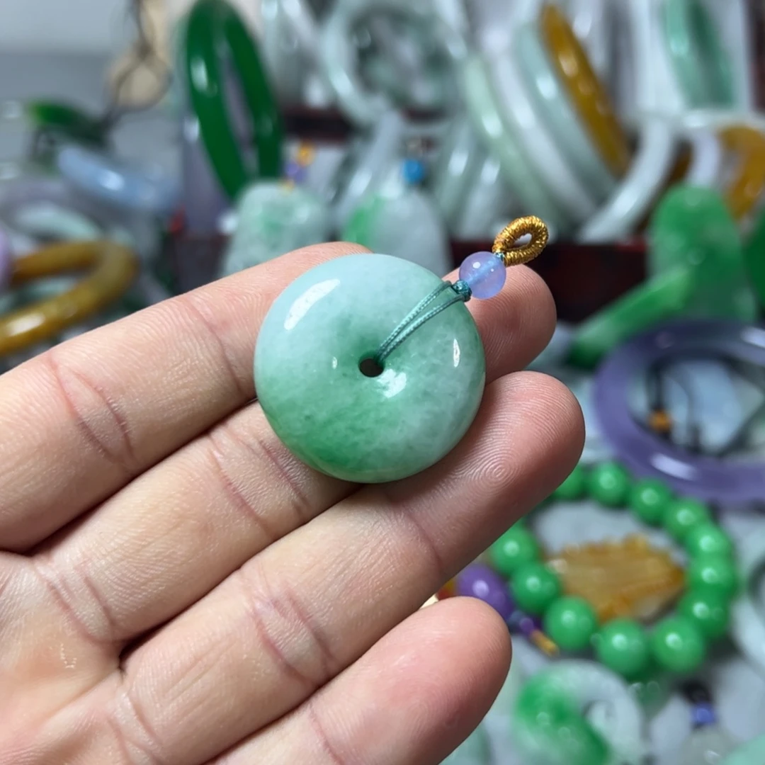 翡翠未镶嵌颈饰吊坠