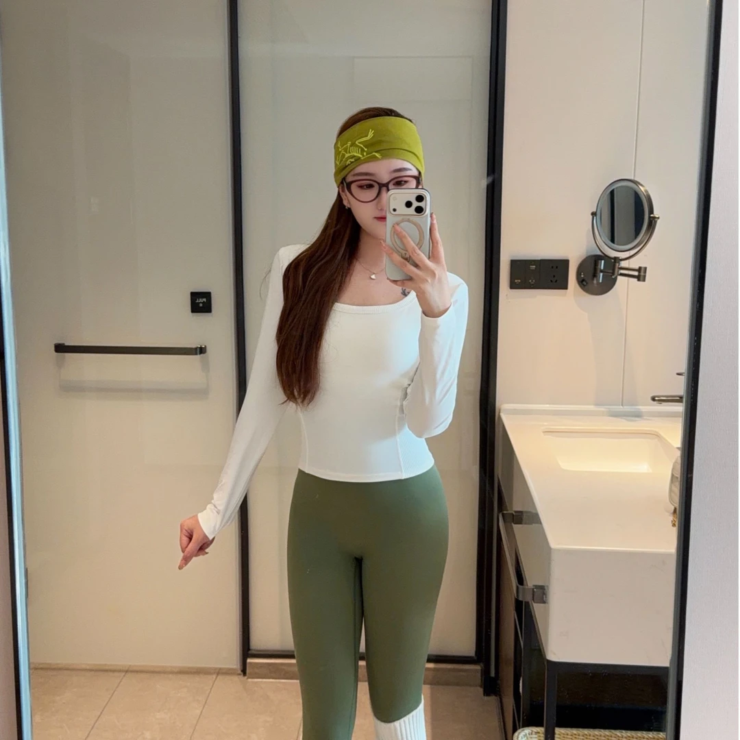 妹【QICIFIER】一体bra长袖T 运动防震显瘦百搭带杯垫瑜伽长袖 5313