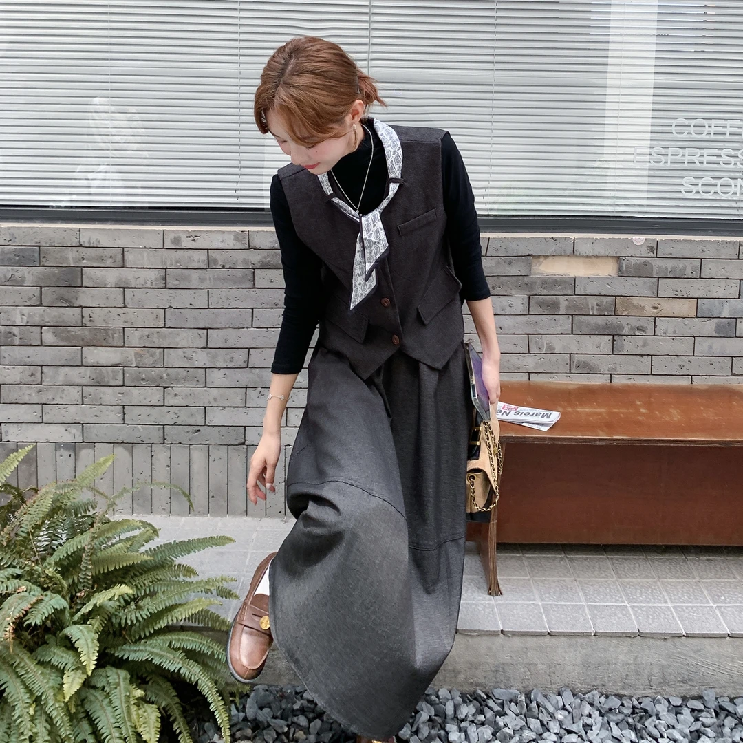 休闲连衣裙韩系感时尚不规则马甲显瘦针织衫直筒百搭三件套女