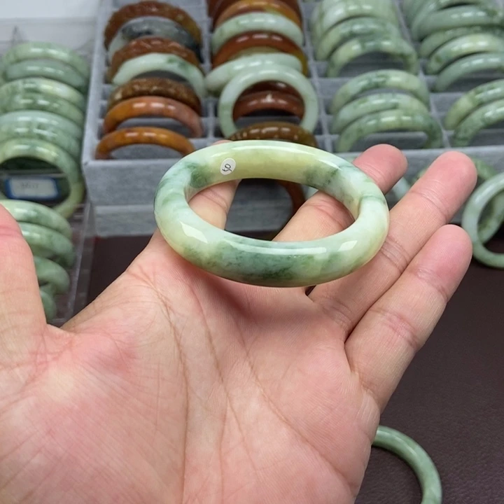 蛇纹石玉手镯未镶嵌桔*