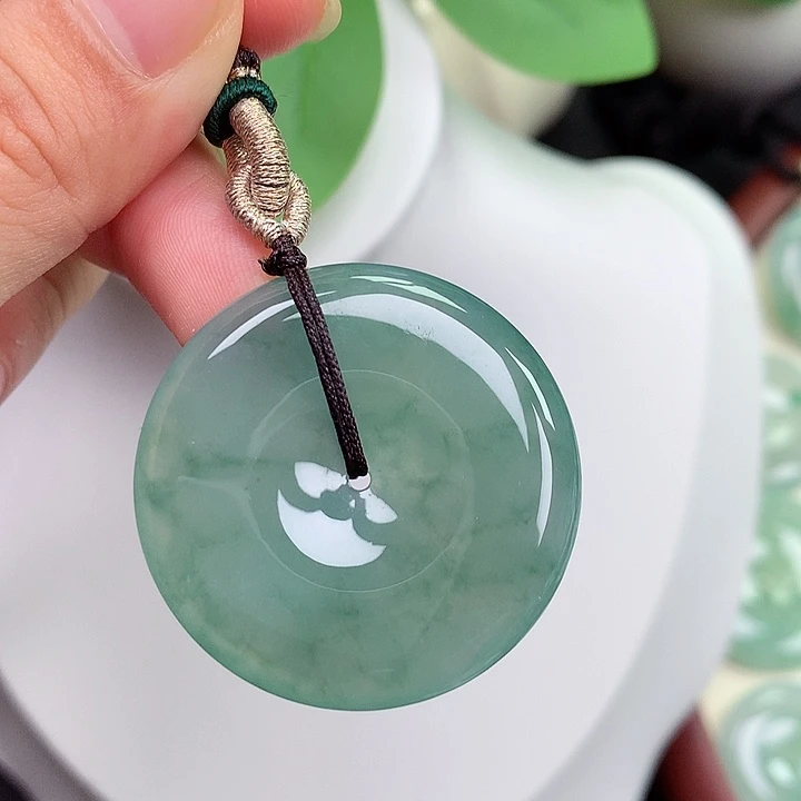 翡翠未镶嵌颈饰平安扣34.6x5.9mm