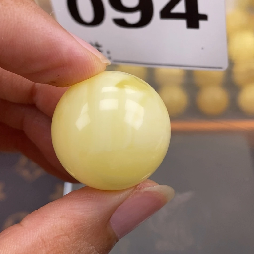 琥珀未镶嵌珠宝奇石23