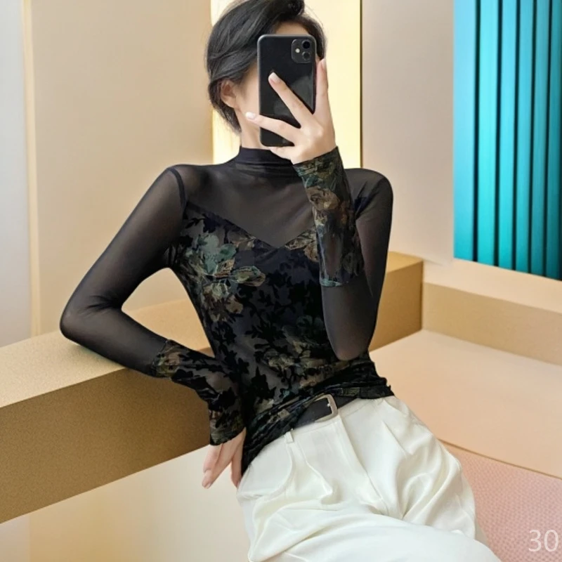 上档次薄款高级感秋装女款爆款2025新款网纱打底衫知性风衣服遮肚