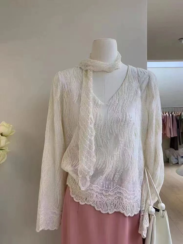 围巾蕾丝衫小衫白色时尚气质