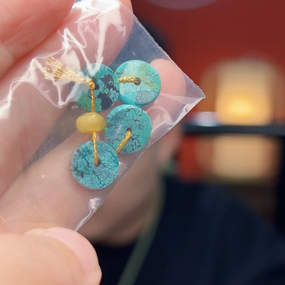 蜜蜡未镶嵌珠宝奇石