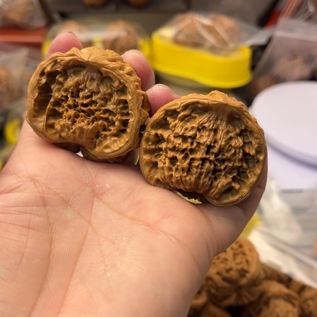 文玩核桃吊坠瑞***理南疆石