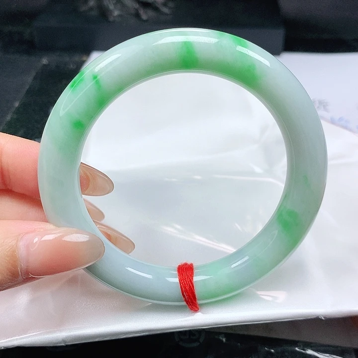 翡翠手镯（圆镯）未镶嵌